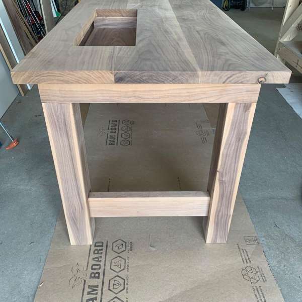 Sewing table - Walnut